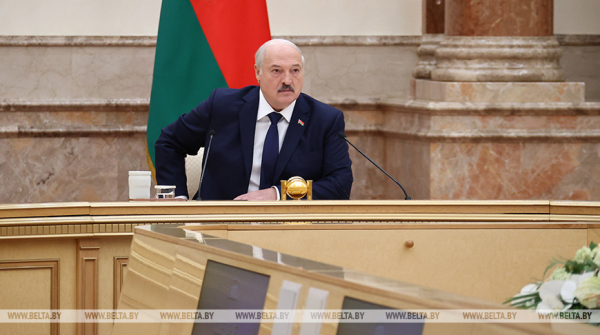 «Срок один — 1 января». Лукашенко поручил устранить к новому году все недостатки в здравоохранении