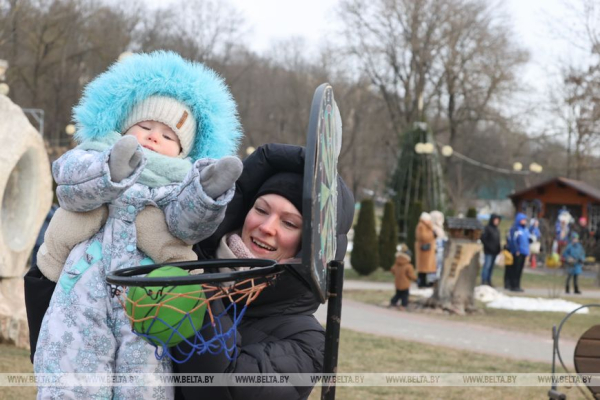 Спортивные активности и танцы на свежем воздухе: в Могилеве организовали семейный праздник