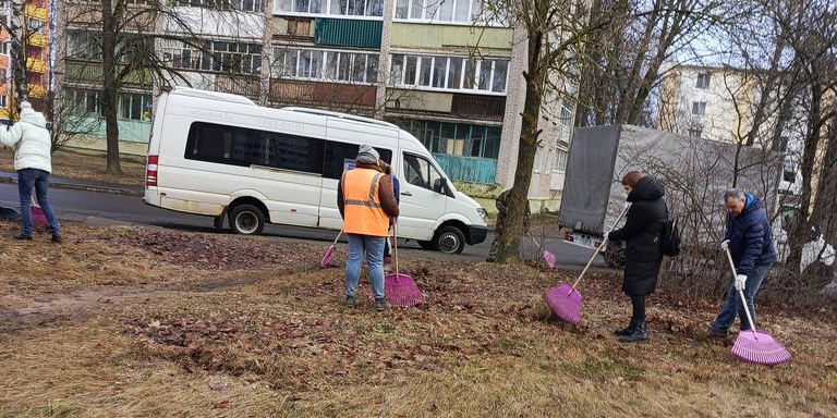 Санитарные дни по наведению порядка на дворовых территориях района