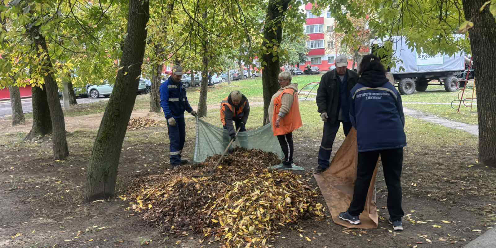 Субботник по наведению порядка на улицах города