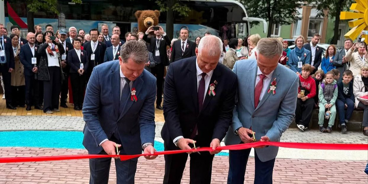 Торжественное открытие Хабаровского дворика на ул. Пионерской