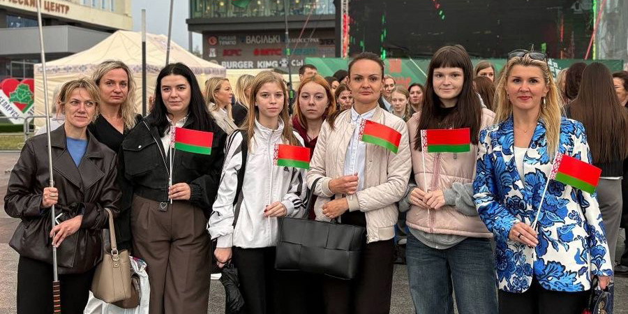 Квітней, наша родная Беларусь!